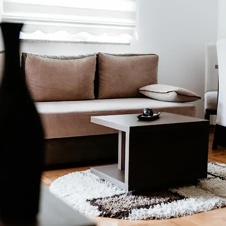 Ksenija Apartment *