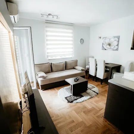 Apartment Ksenija *